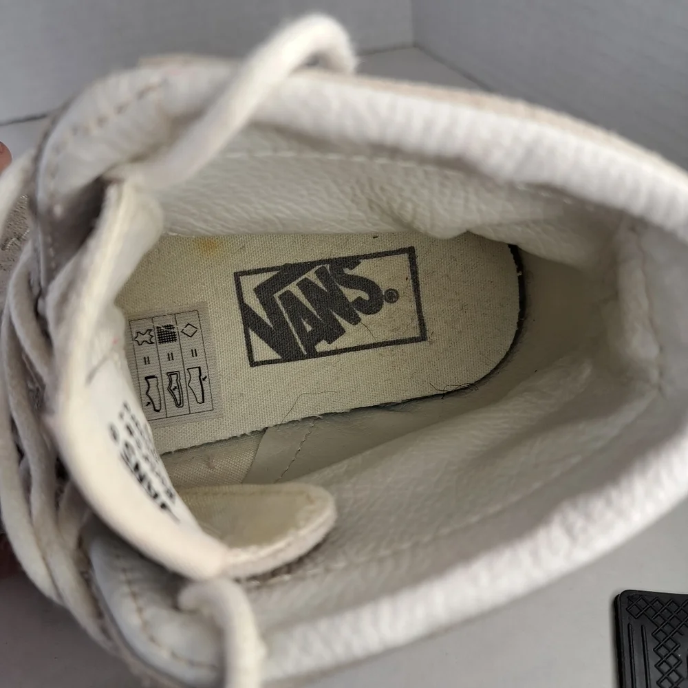 VANS Cream Colored Hi-Top w/Fringe Women's Size 5